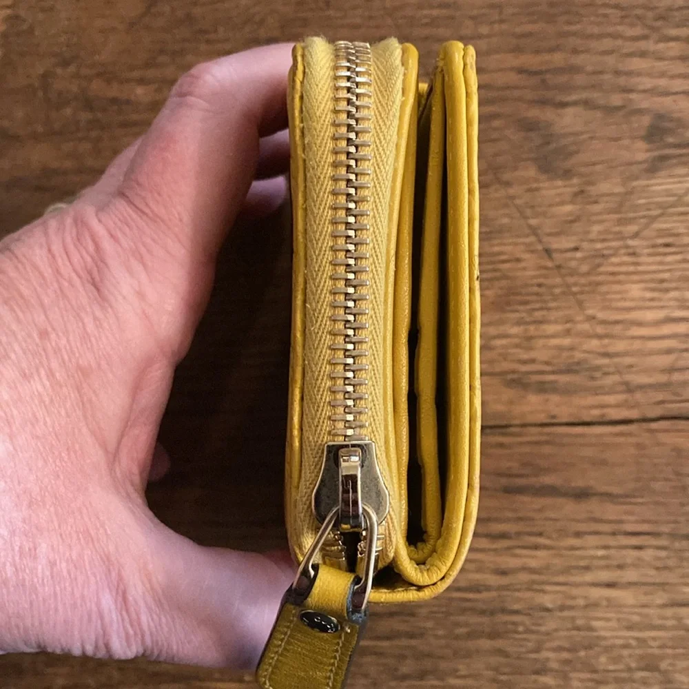 Gucci MicroGuccissima Compact GG Monogram Zip Wallet EUC - Picture 4 of 11